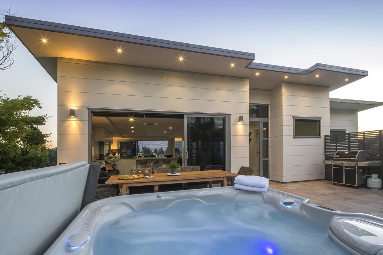 Lakefront Luxury By Amazing Accom Queenstown Exteriör bild