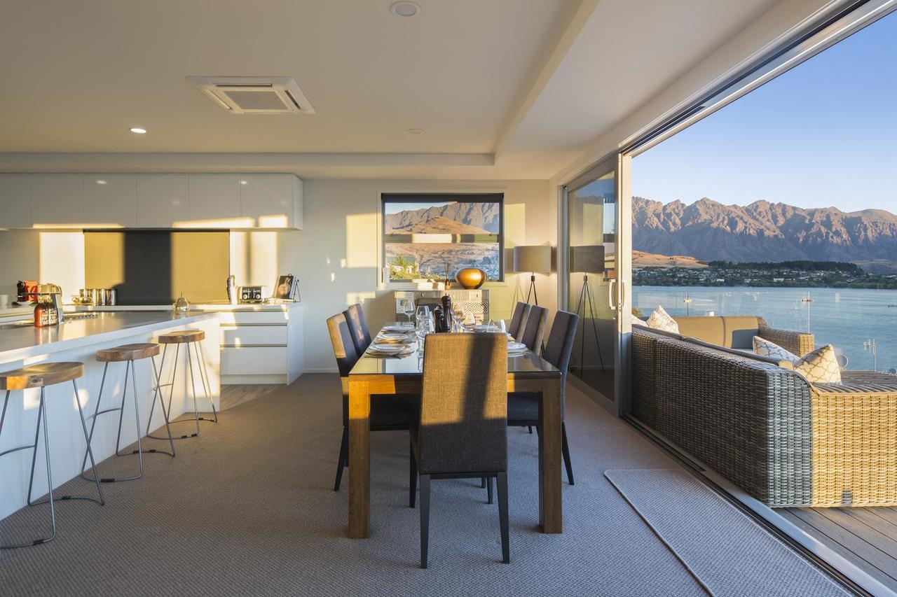 Lakefront Luxury By Amazing Accom Queenstown Exteriör bild
